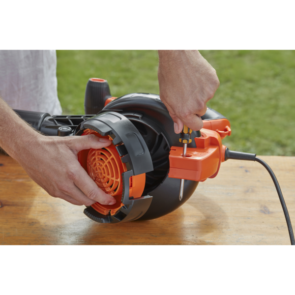 Воздуходув/пылесос садовый электрический BLACK+DECKER (Блек + Декер) BEBLV301, 3000 Вт | Мототека Воздуходув/пылесос садовый электрический BLACK+DECKER (Блек + Декер) BEBLV301, 3000 Вт | Мототека